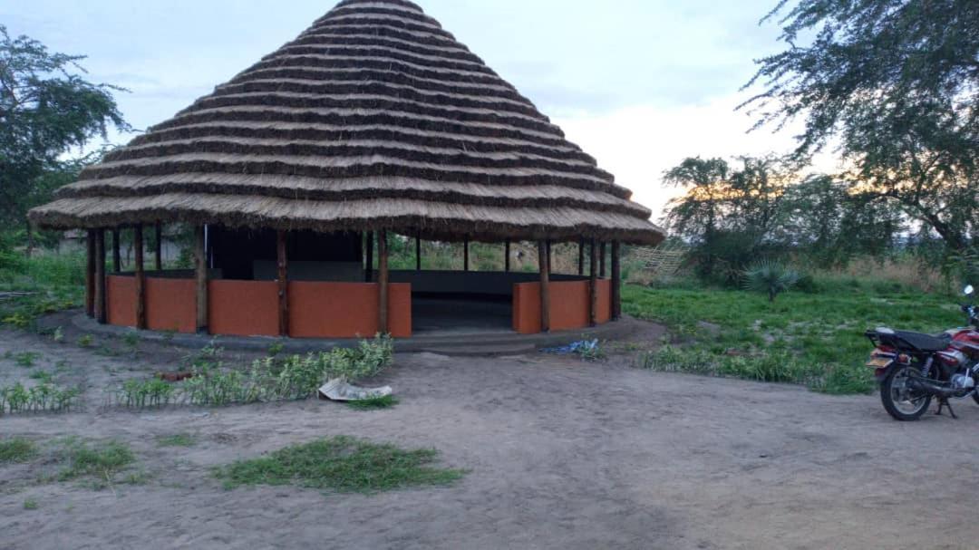 Tangi Safari Lodge Pakwach Екстер'єр фото